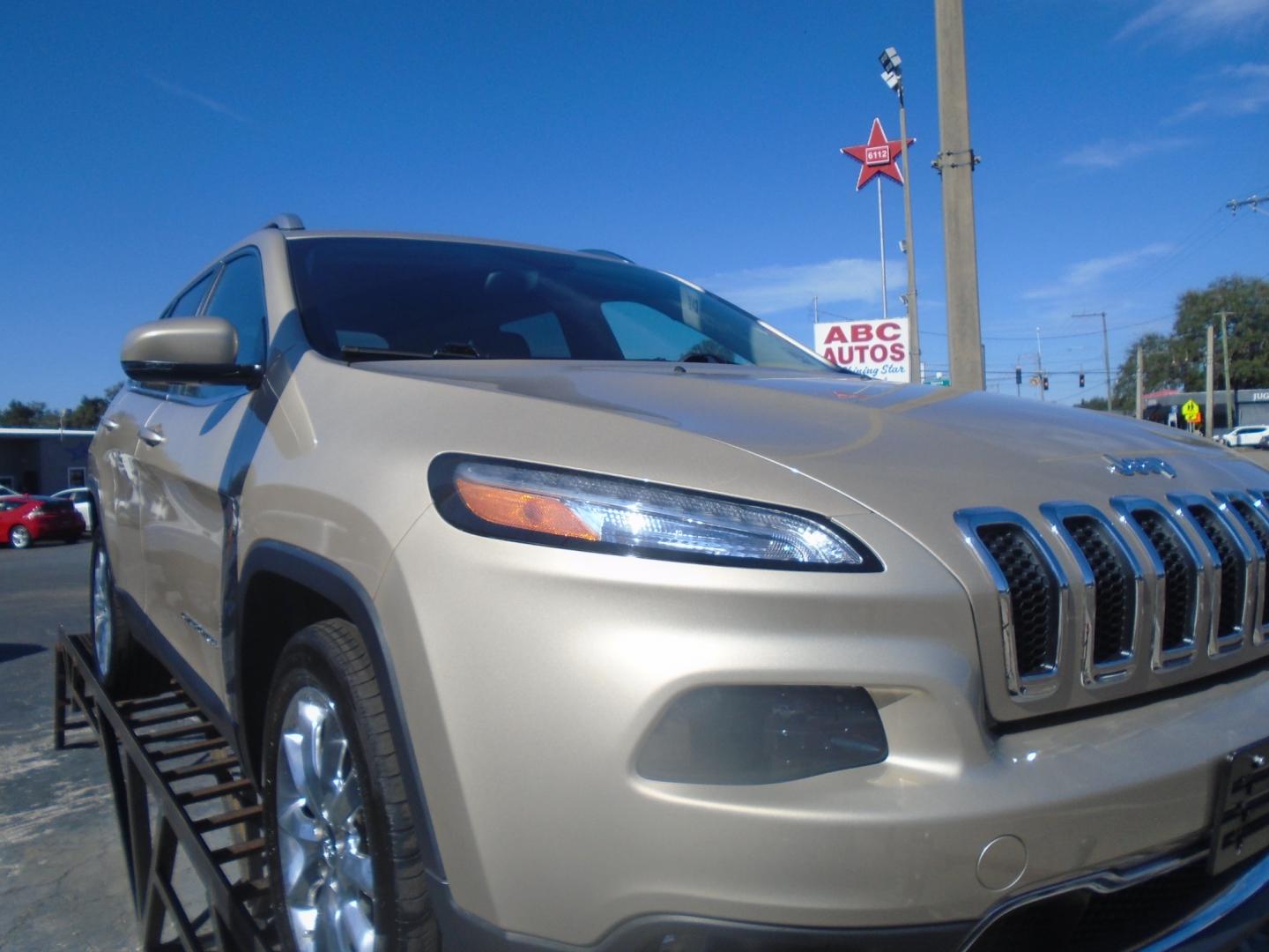 2014 Jeep Cherokee (1C4PJLDS7EW) , located at 6112 N Florida Avenue, Tampa, FL, 33604, (888) 521-5131, 27.954929, -82.459534 - Photo#2